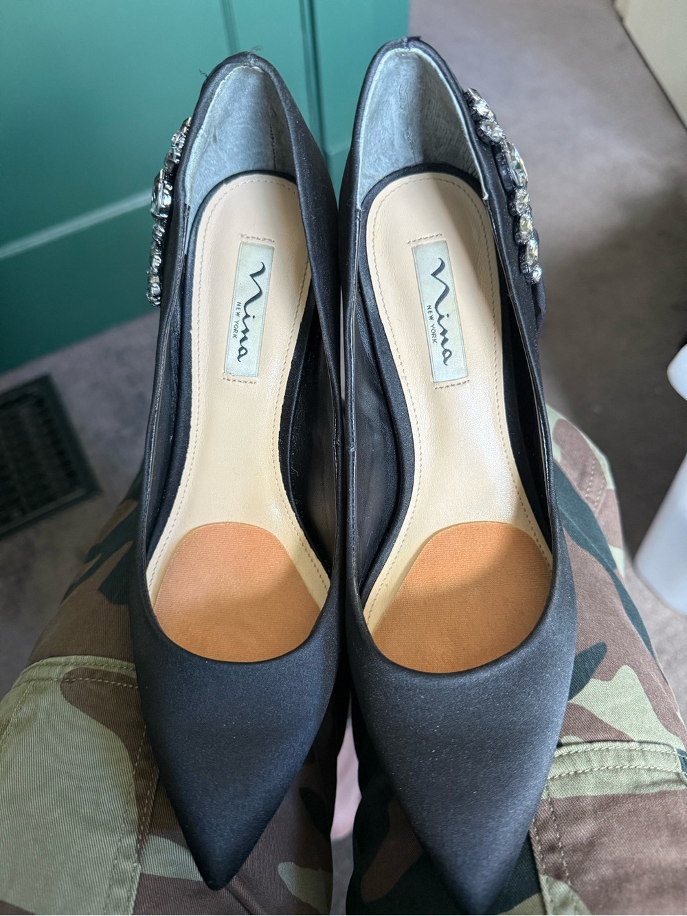 Nina Rhonae Black Satin Crystal Embellished Pointed Toe Pumps Size 9